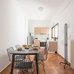 Veni Acropolis Museum 2bd * アテネ